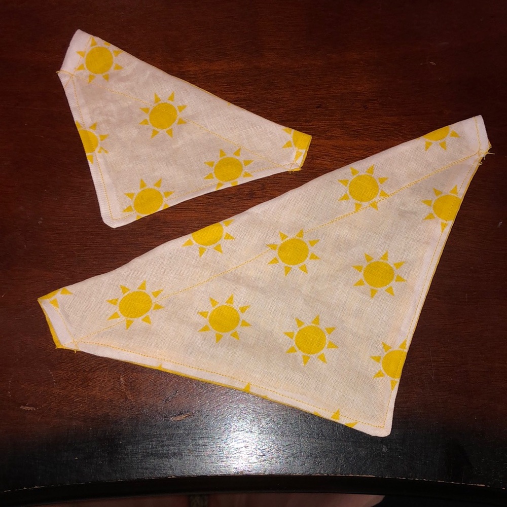 NWT 100% Cotton Sunshine Yellow Reversible Pet Bandanas for cats and dogs SMLXL